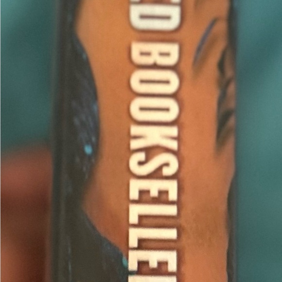 “The Left-Handed Book Sellers of London” Book written by:Garth Nix - Picture 14 of 16